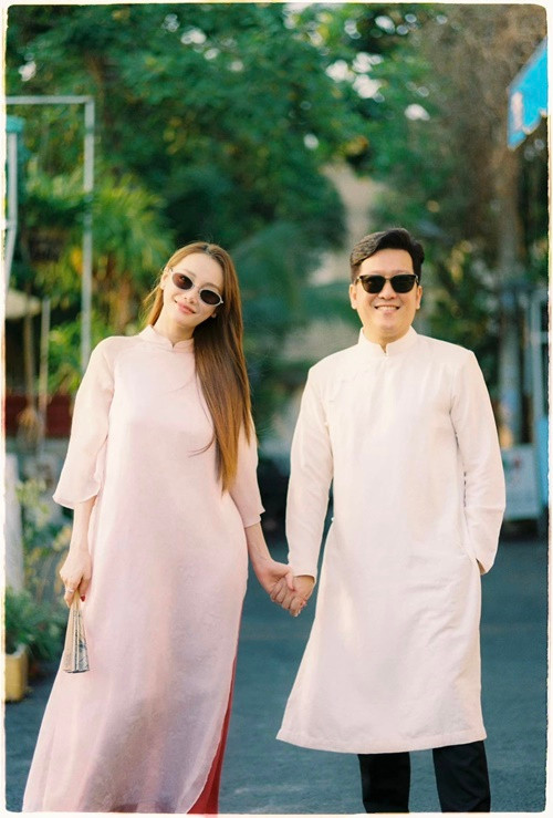 Năm 2018, Trường Giang thừa nhận thích Nam Em nhưng không phải là yêu sau khi bị Nam Em tố lăng nhăng. Vốn kín tiếng, Nhã Phương giữ im lặng kể từ khi Trường Giang vướng lùm xùm tình ái. Ảnh: FBNV.