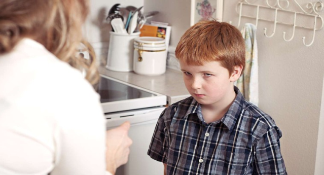 Loi khuyen cho cha me day con uong buong khong can quat mang