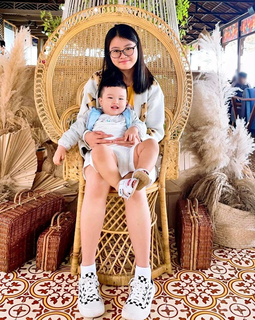 Trước khi đến với Quang Pháp, Thảo Trang có một cô con gái tên Cherry. Bé Cherry hiện tại khá thân thiết với bố dượng và em trai.