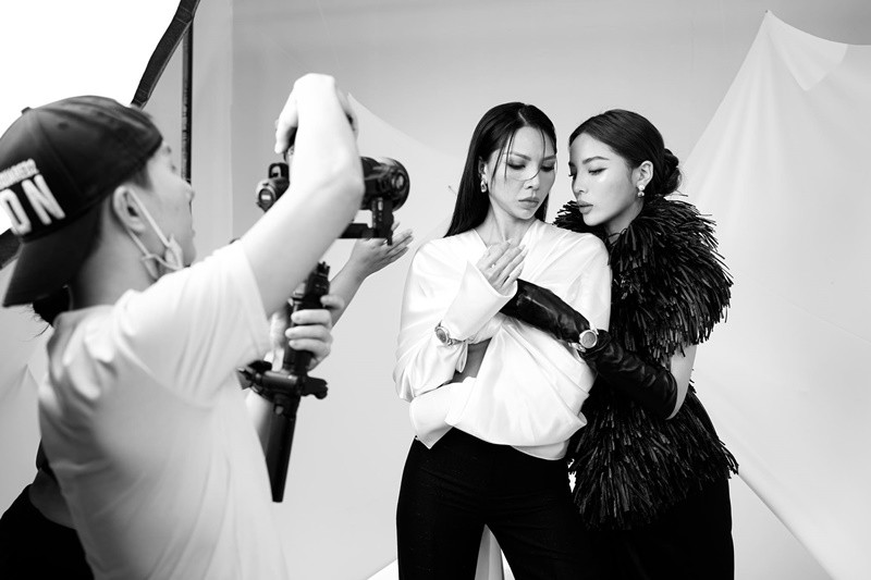 Kỳ Duyên đăng tải loạt ảnh bên Minh Triệu và viết: "Những khoảnh khắc đẹp của chúng tôi".