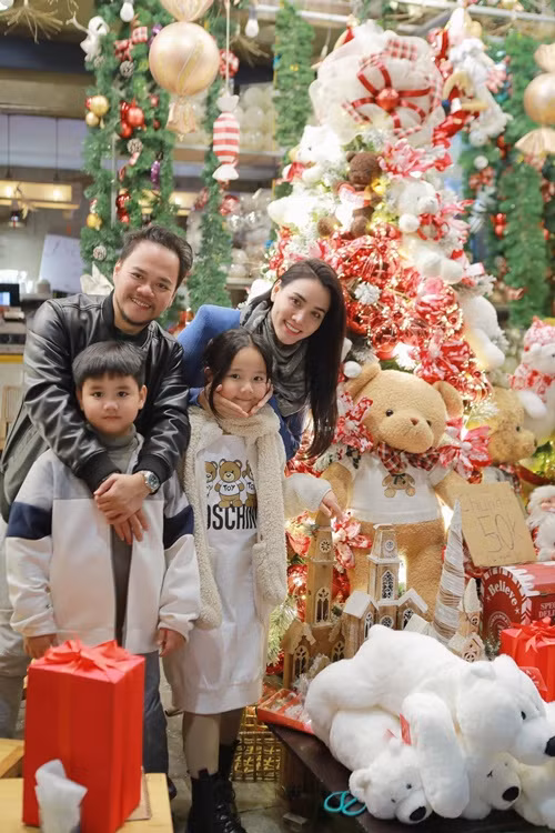 Trang Nhung từng tâm sự, cô được mẹ chồng hết mực yêu thương.