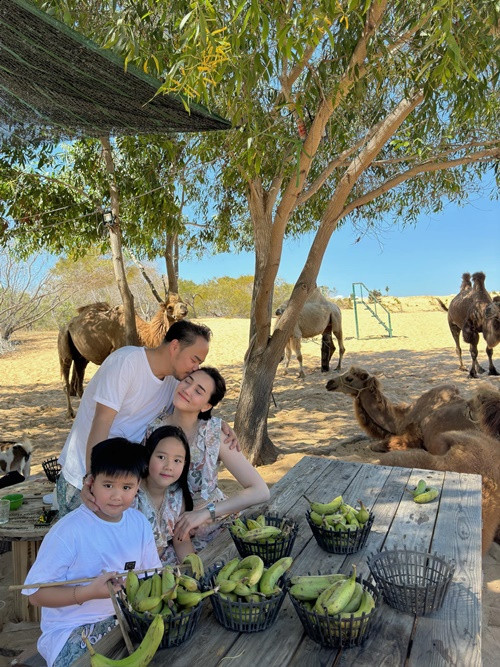 Trang Nhung chỉ ở gần gia đình nhà chồng chứ không sống chung.