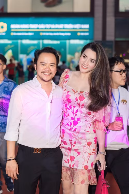 Tháng 4/2015, Trang Nhung hạ sinh con gái đầu lòng. Đến tháng 2/2018, vợ chồng nữ diễn viên chào đón con trai gia nhập tổ ấm.