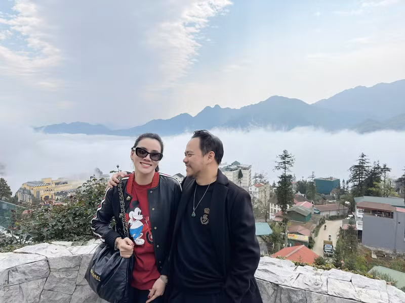 Nữ diễn viên còn chia sẻ, vợ chồng cô luôn thần tượng, nể nang nhau và luôn rèn giũa bản thân để tốt hơn, học hỏi lẫn nhau để bắt kịp nhau.