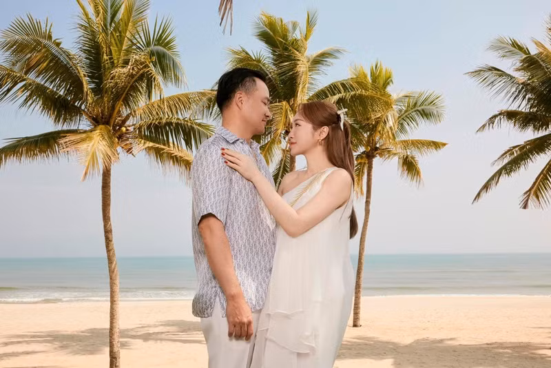 Anh dep nhu tranh ve cua Chi Bao ben vo 3 kem 16 tuoi