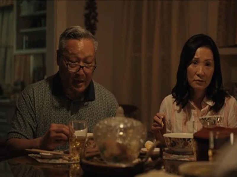 Đặc biệt, Hồng Đào đóng phim Hollywood Beef. Theo Một Thế Giới, Beef là bộ phim xoay quanh cuộc sống của những người châu Á nhập cư tại Mỹ với nhân vật chính là Amy Lau và Danny Cho. Hồng Đào đóng vai Hanh Trinh Lau - mẹ của Amy Lau. Ảnh: Dân Việt.