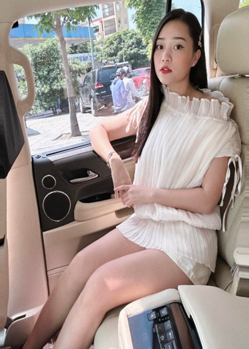 Ngọc Hà là diễn viên múa, từng công tác tại Nhà hát nghệ thuật đương đại.