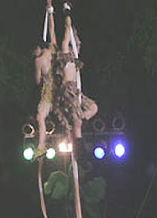 Thành Lộc bị gãy dập 3 đốt xương sống ở vị trí quan trọng. Khi ấy, anh tưởng không chết thì cũng bị liệt. “Nhưng thật may mắn, mọi thứ đã qua. Đợt đó, tôi phải nghỉ diễn 3 tháng", Thành Lộc chia sẻ. Ảnh: Người Lao Động.