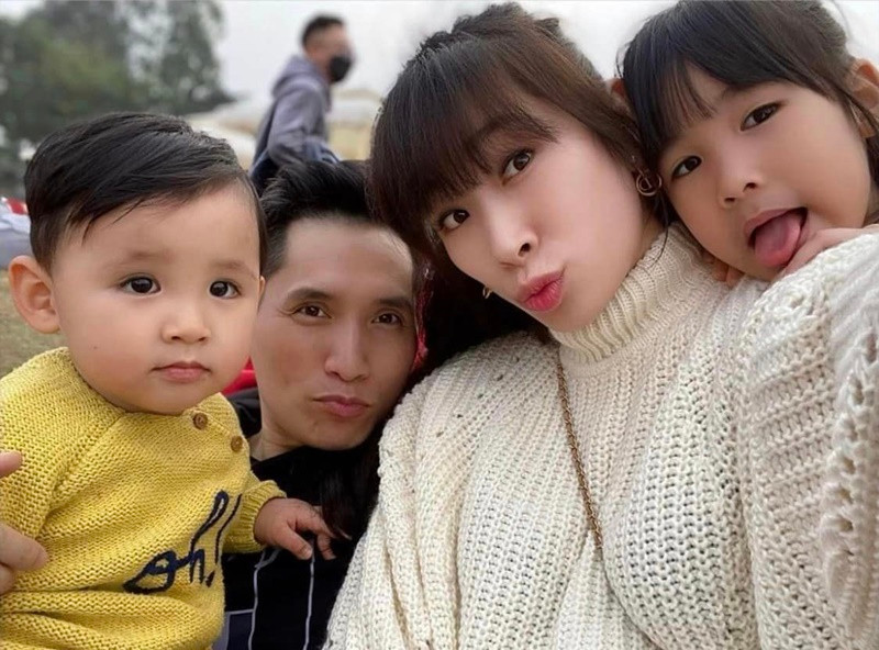 Sau 3 lần sinh nở, Anh Thư vẫn trẻ trung, gợi cảm.