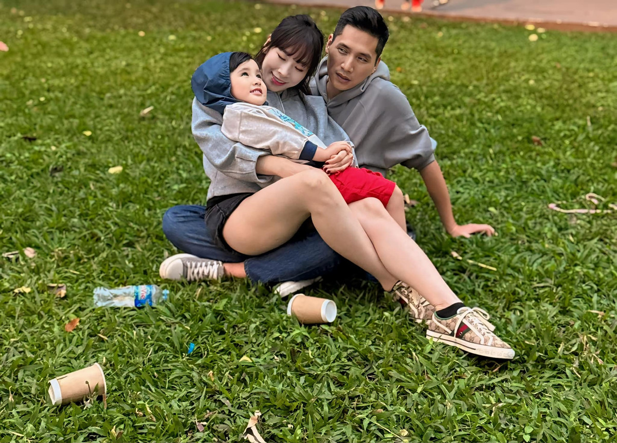 Vợ Quốc Khánh chia sẻ không ít hình ảnh gia đình hạnh phúc của mình.