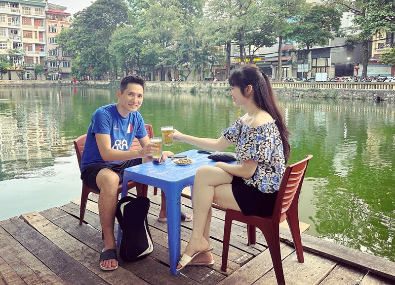 Ngoài công việc ở đài truyền hình, Anh Thư còn kinh doanh ăn uống.