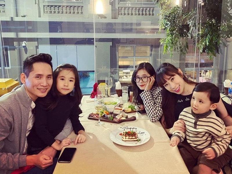 Quốc Khánh và Anh Thư có 3 người con chung: 2 gái, 1 trai.