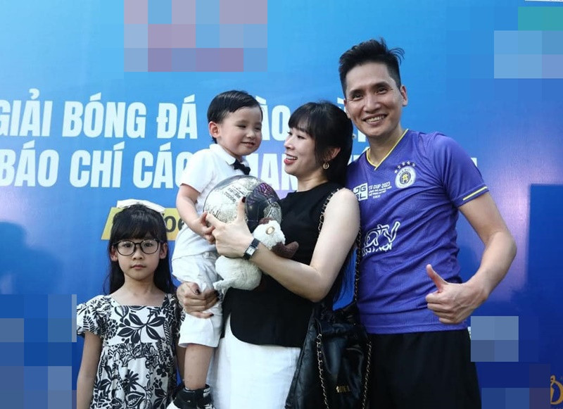 Con trai Quốc Khánh được xem là bản sao nhí của nam MC.