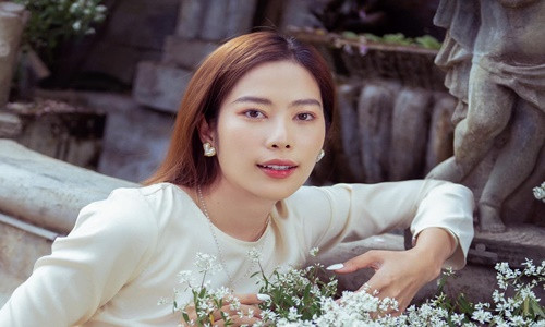 Nam Em bi trieu tap sau on ao livestream “boc tran” showbiz