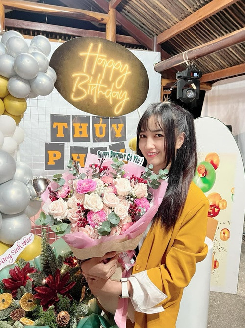 Ngày 6/12/2023, nữ diễn viên đón sinh nhật cùng gia đình, người thân và bạn bè.