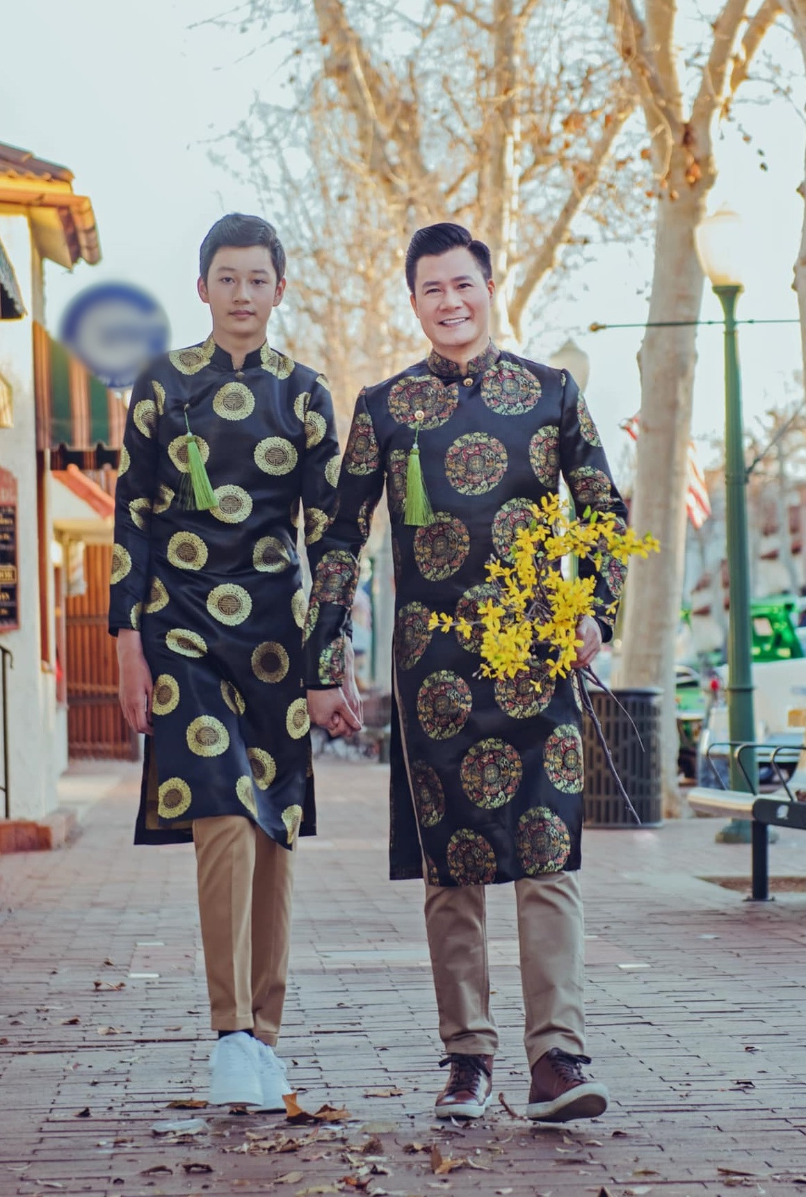 Những dịp sang Mỹ biểu diễn, Quang Dũng đều ghé thăm con trai Bảo Nam.