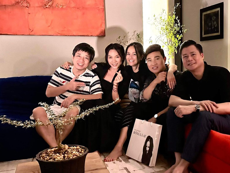 Quang Dũng chia sẻ, anh không tủi thân khi không có tình yêu, bởi gia đình, bạn bè, tri kỷ làm anh cảm thấy ấm áp, đủ đầy.