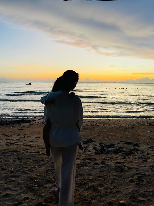 Đầu tháng 2, Ngọc Trinh hưởng án treo sau khi Gây rối trật tự công cộng bị khởi tố bắt tạm giam. Cô đã viết thư xin lỗi vì ồn ào, hứa hẹn sống lành mạnh hơn.