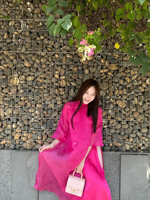 Chia sẻ về chuyện tình cảm, Thiều Bảo Trâm nói, từng yêu, hạnh phúc, thất vọng và chia tay. Cô hiện không còn ngốc nghếch, hối thúc bản thân như xưa trong chuyện tình cảm.