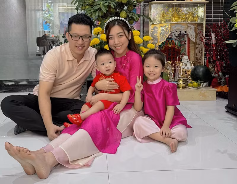 Sau 2 lần sinh nở, em gái Trấn Thành vẫn trẻ trung, xinh đẹp.