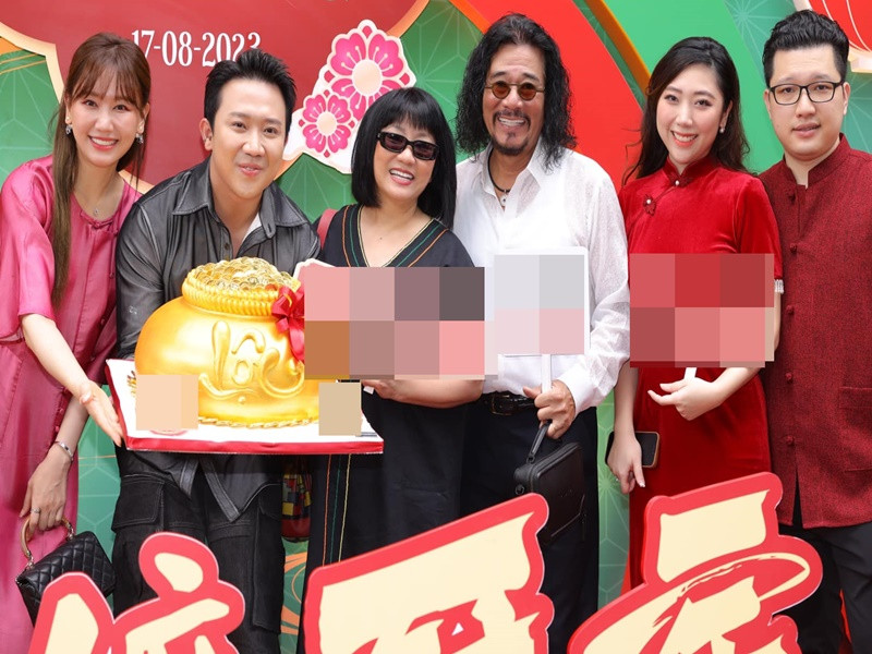 Nhiều nghệ sĩ đến ủng hộ nhà hàng của Huỳnh Mi - Trấn Thành khai trương.