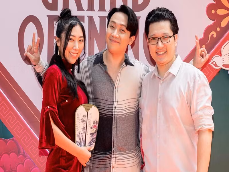 Sau khi tốt nghiệp đại học, Huỳnh Mi theo đuổi lĩnh vực kinh doanh.