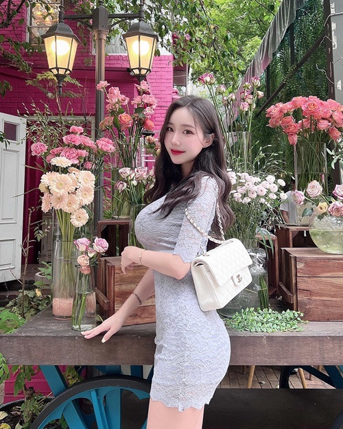 Chạy, bơi lội, gym, yoga và pilates là các môn thể thao cô nàng yêu thích.