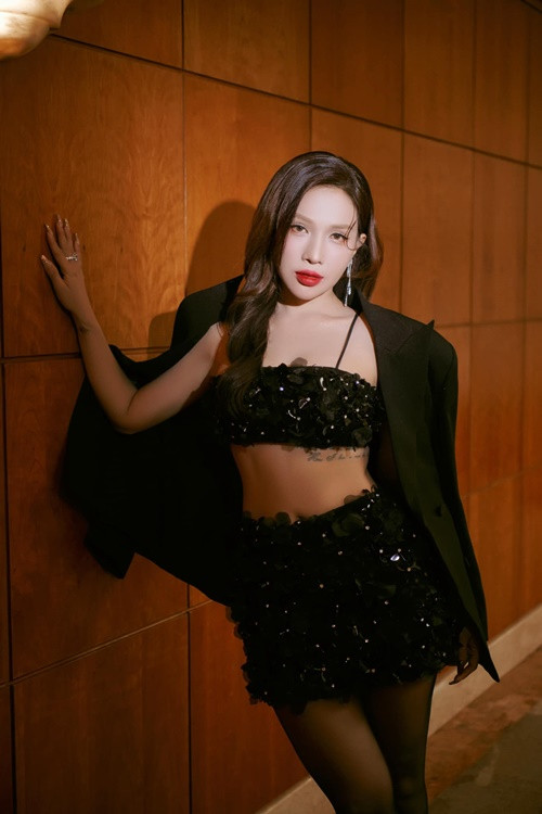 Nhiều người cho rằng khối tài sản của Khả Như không hề kém cạnh các đồng nghiệp giàu có bởi nữ diễn viên này giỏi kiếm tiền. Ảnh: FBNV.