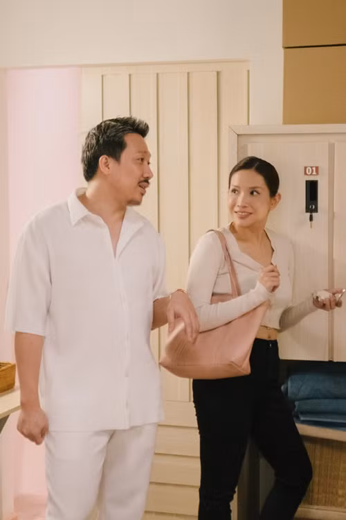 Khả Như chia sẻ trên Người Lao Động, Trấn Thành vui vẻ và thoải mái trên trường quay phim Mai, khác hẳn khi cả hai hợp tác phim Nhà bà Nữ. Ảnh: Người Lao Động.