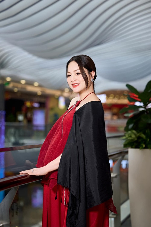 Lan Phương tâm sự, cô thường vui vẻ linh hoạt những ngày đi sự kiện hoặc quay chụp quảng cáo. Tuy nhiên, sang ngày hôm sau, cô sẽ nằm một chỗ vì quá mệt.