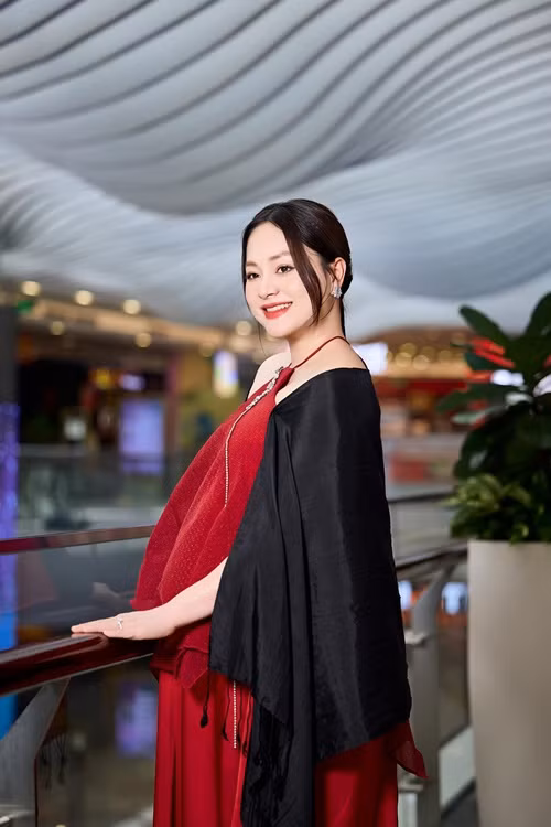 Lan Phương tâm sự, cô thường vui vẻ linh hoạt những ngày đi sự kiện hoặc quay chụp quảng cáo. Tuy nhiên, sang ngày hôm sau, cô sẽ nằm một chỗ vì quá mệt.