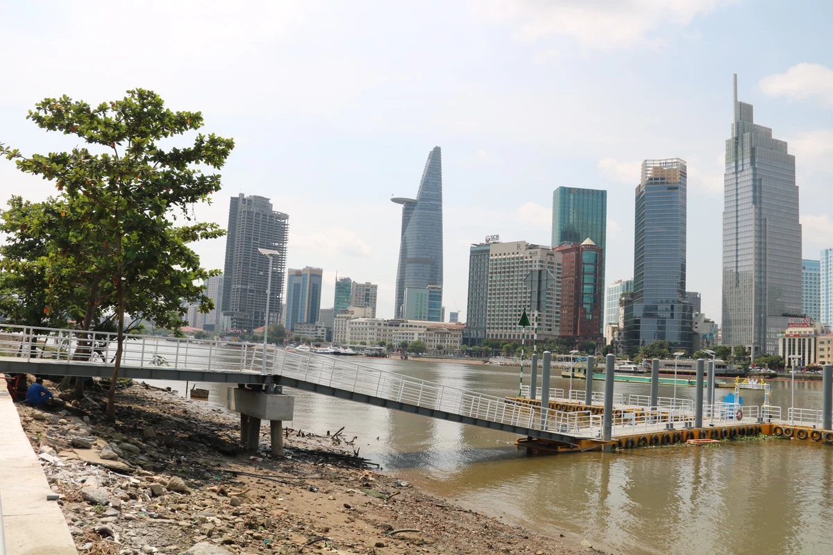 Nhieu hoat dong soi noi tai cong vien bo song Sai Gon don Tet-Hinh-4