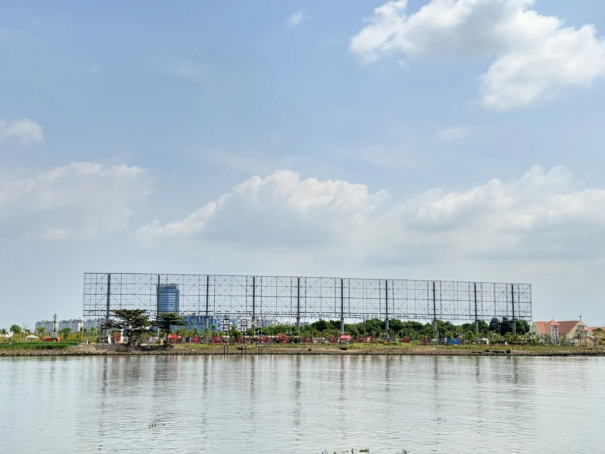 Nhieu hoat dong soi noi tai cong vien bo song Sai Gon don Tet-Hinh-3