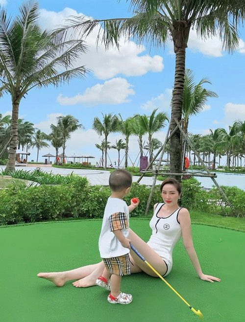 Cô vẫn đam mê ca hát nên chưa có quyết định giải nghệ sau khi lập gia đình.