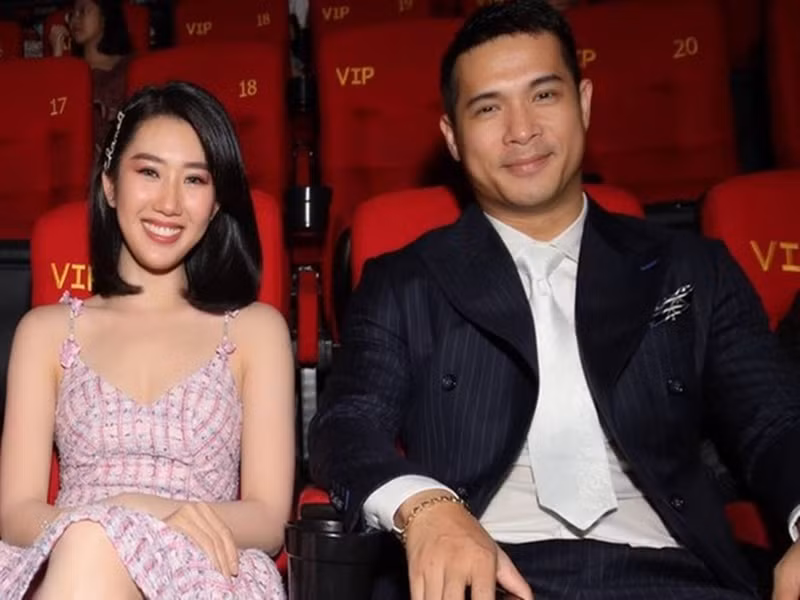 Thúy Ngân nhiều lần phủ nhận tin đồn tình cảm với Trương Thế Vinh. Cô chia sẻ: "Thật ra sự thật luôn là sự thật, mình có tô vẽ hay muốn biến cho nó mất đi cũng không được. Tình anh em đồng nghiệp vẫn là anh em đồng nghiệp". Ảnh: Znews.