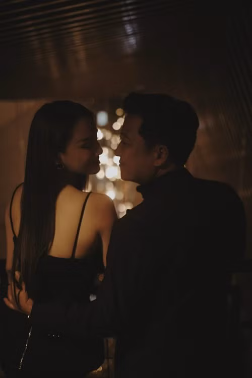 Sau khi về chung một nhà, Trường Giang và Nhã Phương có cuộc sống vô cùng hạnh phúc. Nữ diễn viên phim Tuổi thanh xuân cho biết, cô may mắn vì có một người chồng tâm lý như Trường Giang.