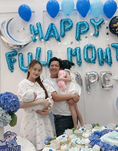 Nhờ giỏi kiếm tiền, vợ chồng Nhã Phương có khối tài sản "khủng" như biệt thự tại TP HCM, nhà vườn ở Đồng Nai, xe hơi sang trọng.