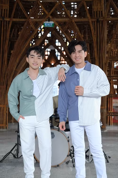 Đan Trường vẫn trung thành với phong cách lịch lãm. Ảnh: FBNV.