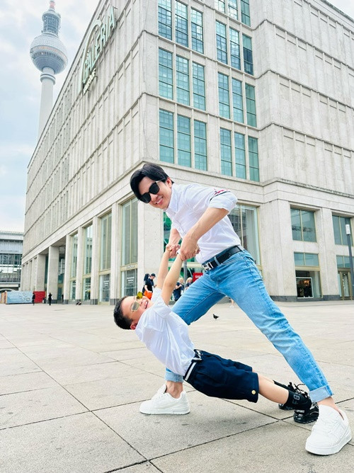 Con trai Đan Trường thừa hưởng nhiều nét đẹp của bố. Ảnh: FBNV.