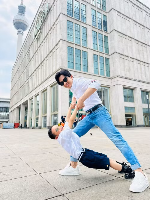 Con trai Đan Trường thừa hưởng nhiều nét đẹp của bố. Ảnh: FBNV.