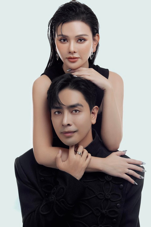 Theo chồng Thu Thủy, chắc chắn thời gian qua đi vợ chồng anh sẽ phải thay đổi vẻ ngoài. “Tuy nhiên ngoại hình có thay đổi nhưng bản chất, tình cảm dành cho nhau vẫn sẽ mãi như vậy nên không phải lo lắng nhiều. Còn nếu như sau này bà xã có những dấu hiệu tuổi tác rõ hơn tôi cũng sẽ để râu nhiều hơn”, Kin Nguyễn nói.