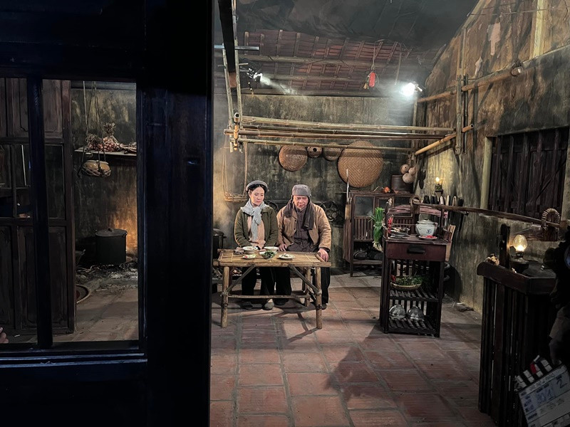 Hai nhân vật ông bà bán phở trong Đào, phở và piano của vợ chồng Nguyệt Hằng được nhiều khán giả yêu thích. Ảnh: FBNV.