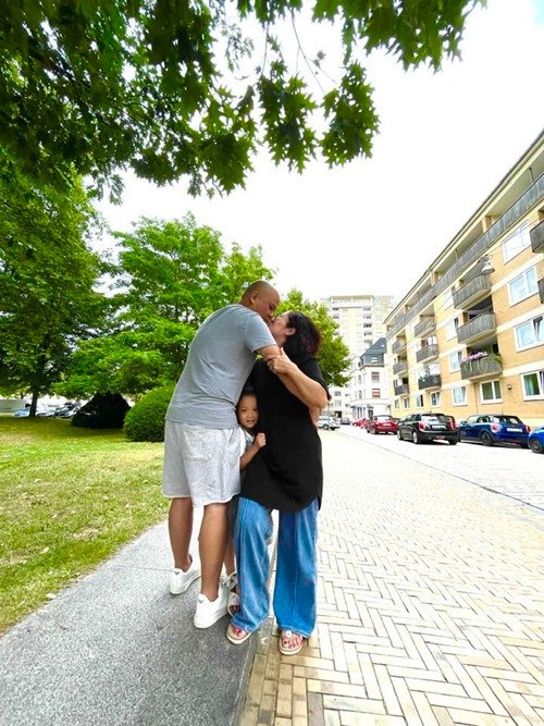 Thời điểm gặp nhiều áp lực cuộc sống sau khi có con đầu lòng, vợ chồng Nguyệt Hằng từng suýt ly hôn. Ảnh: FBNV.