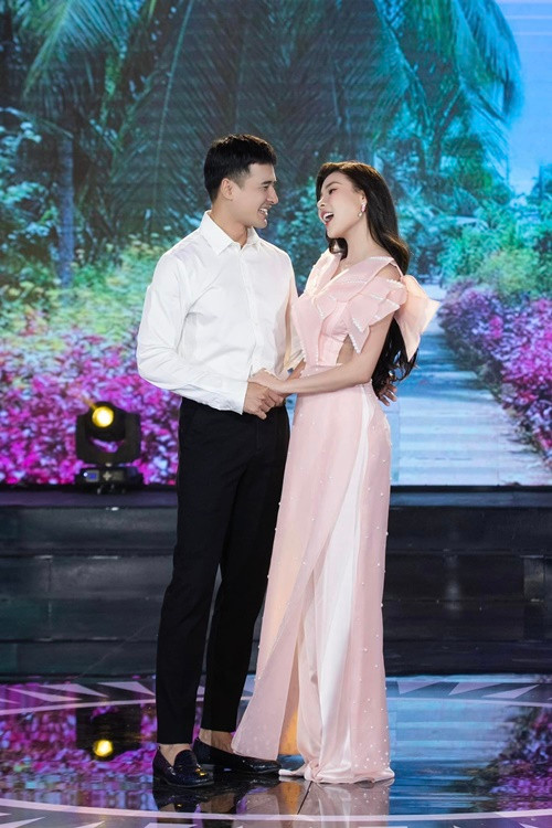 Theo Lương Thế Thành, trong nhà, Thúy Diễm là "tay hòm chìa khóa". Lương Thế Thành chia sẻ, ngay từ khi mới yêu nhau, anh đã đưa tiền cho Thúy Diễm giữ. Anh tin tưởng Thúy Diễm vì cô là người đảm đang, biết tính toán và chi tiêu hợp lý.