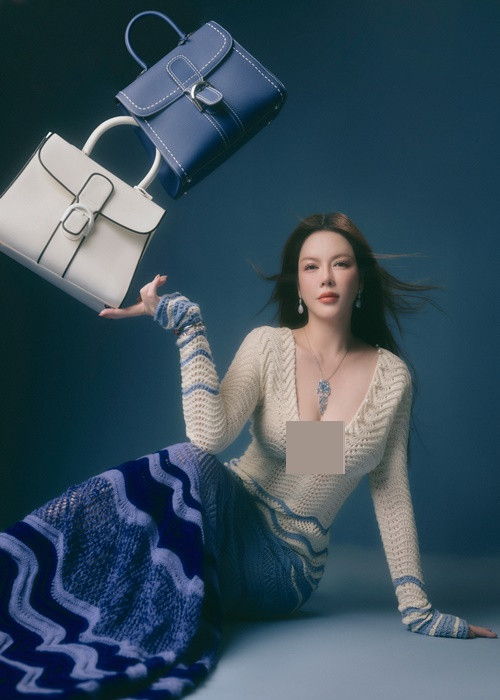 “Tôi coi đó chỉ là những món đồ phục vụ cho nhu cầu cá nhân. Bởi vậy, nên dùng đồ hiệu xong tôi chỉ bỏ vào túi rồi cất đi, chứ không quá tôn thờ các món đồ hiệu như một số người", cô bày tỏ.