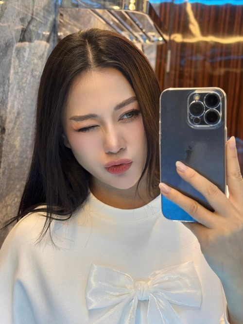 Phương Oanh chia sẻ, cô tìm hiểu rất kỹ về hành trình tăng cân theo từng giai đoạn. Ảnh: FBNV.