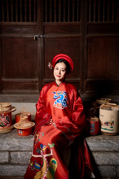 Phương Oanh e sợ việc làm đẹp sau sinh gặp nhiều khó khăn. Ảnh: FBNV.