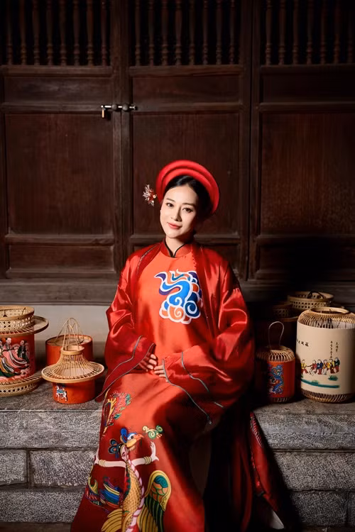 Phương Oanh e sợ việc làm đẹp sau sinh gặp nhiều khó khăn. Ảnh: FBNV.