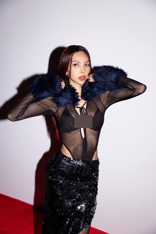 Minh Triệu sở hữu vóc dáng săn chắc, gợi cảm.