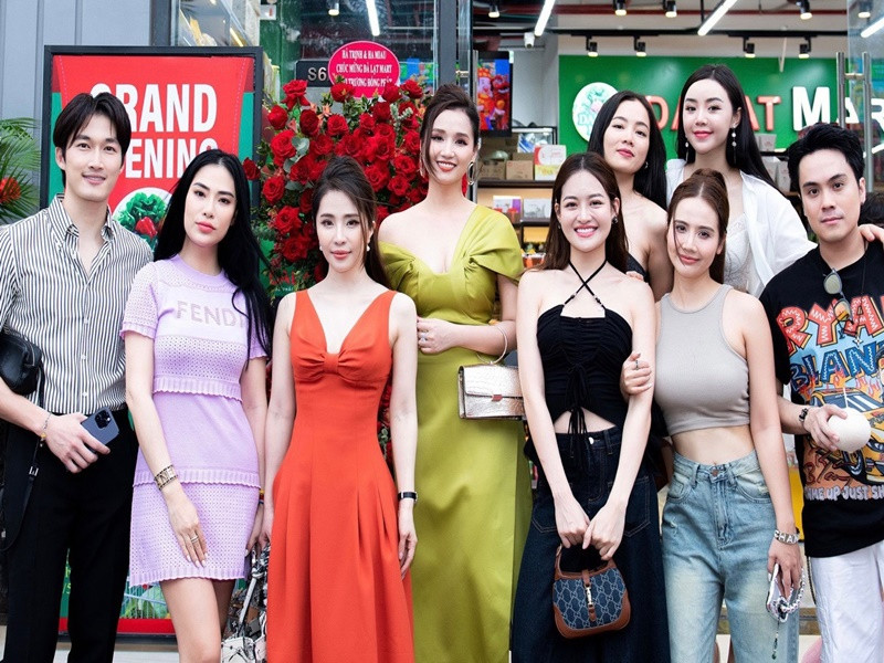 Đình Tú từng khẳng định bản thân rất ít khi nhắc đến chuyện cá nhân, nhất là chuyện tình cảm.